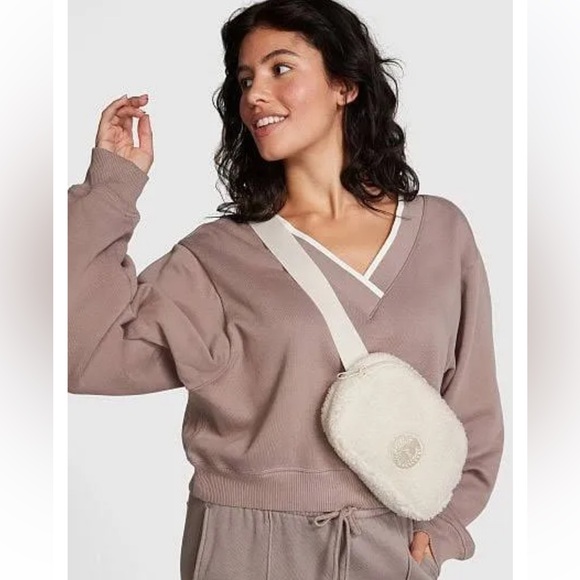 Victoria Secret PINK cozy fleece belt bag. NWOT - Picture 1 of 7